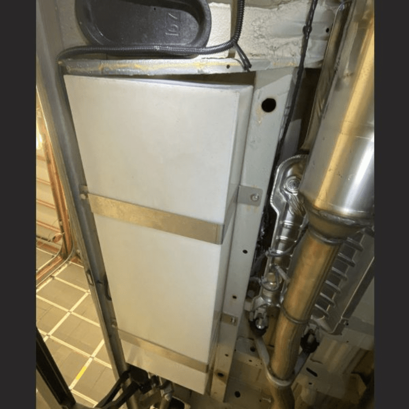 11 Gallon Sprinter Undercarriage Water Tank - Passenger Side - Featherbuilt