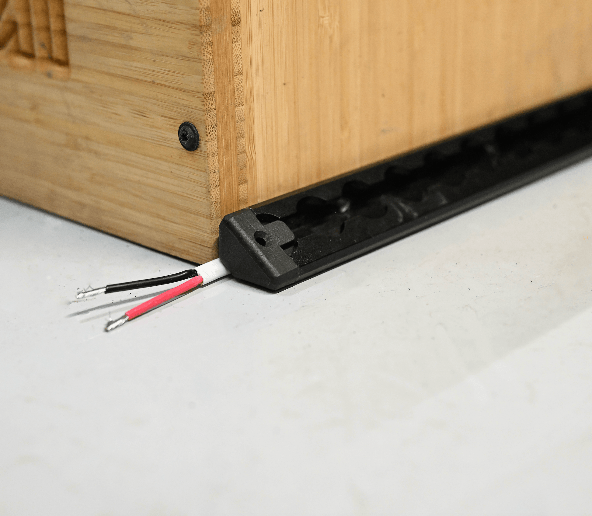 Corner Venture L-Track - 2 Pack - Featherbuilt