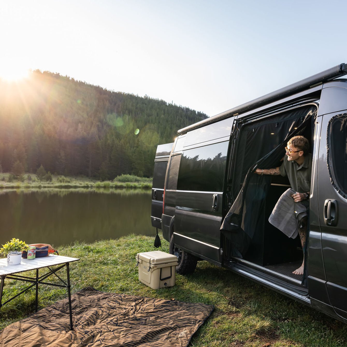 Ram Promaster Bug Screen - Sliding Door - Featherbuilt