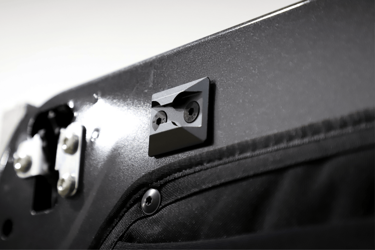 Venture L-Track Single Stud Mount (2 Pack) - Featherbuilt