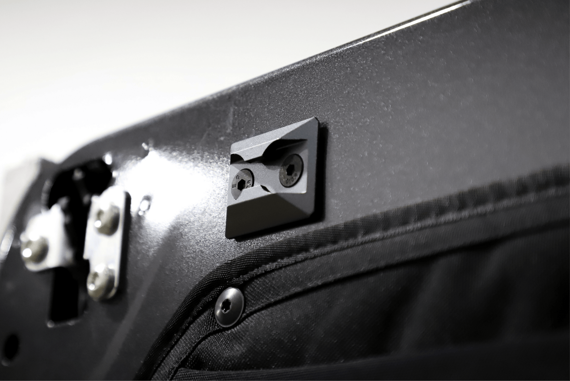 Venture L-Track Single Stud Mount (2 Pack) - Featherbuilt